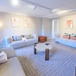Modern With Terrace & 4 Spacious Bedrooms Appartement *