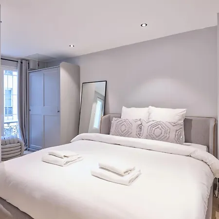 Modern With Terrace & 4 Spacious Bedrooms * París