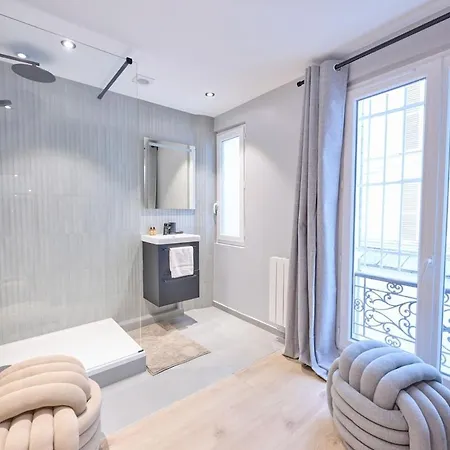 Modern With Terrace & 4 Spacious Bedrooms *
