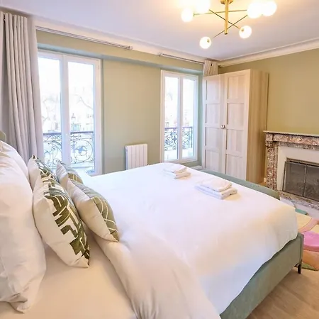 Modern With Terrace & 4 Spacious Bedrooms Apartamento