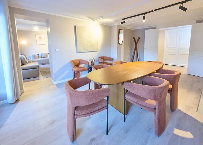 Apartment Modern With Terrace & 4 Spacious Bedrooms