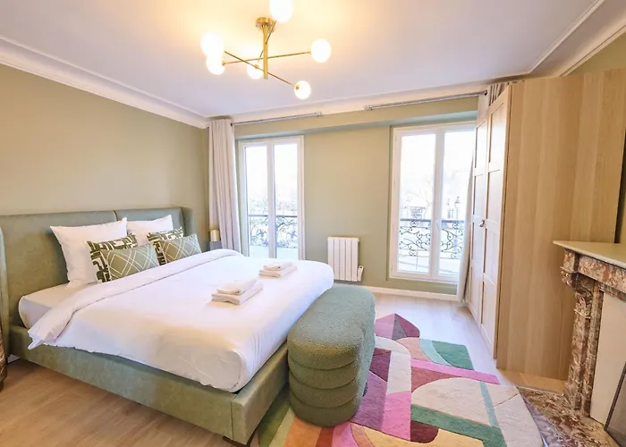 Modern With Terrace & 4 Spacious Bedrooms * París