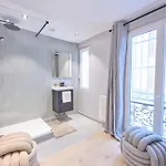 Modern With Terrace & 4 Spacious Bedrooms باريس
