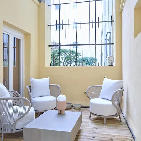 Appartamento Modern With Terrace & 4 Spacious Bedrooms Parigi