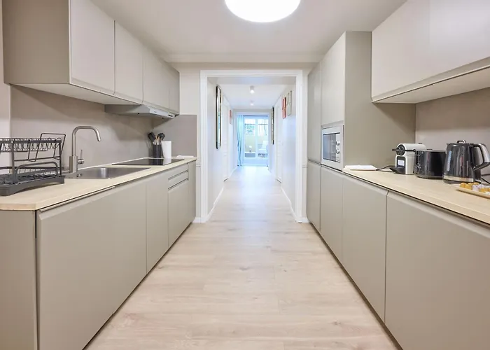 Modern With Terrace & 4 Spacious Bedrooms * パリ