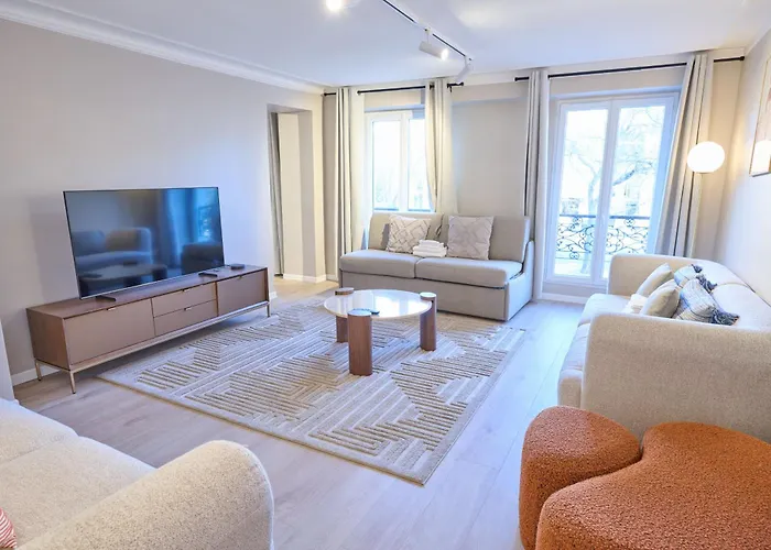 アパート Modern With Terrace & 4 Spacious Bedrooms